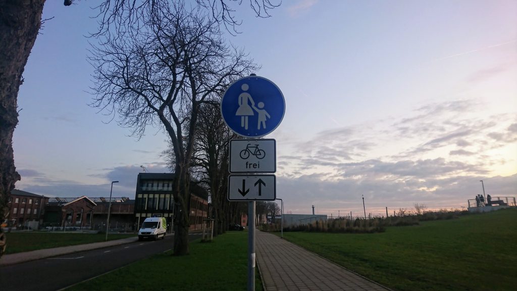 自転車のルール 逆走や並走